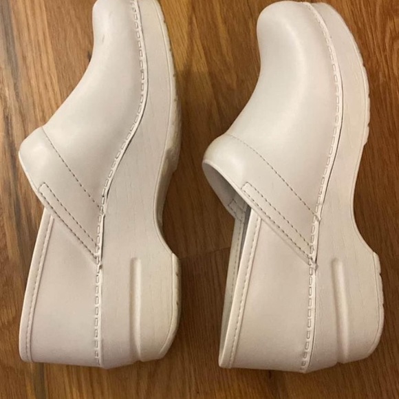White Dansko Clogs 36 - Picture 7 of 8